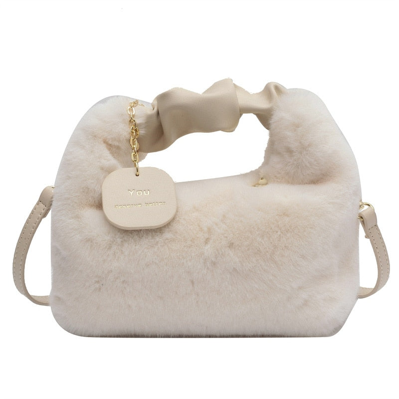 Fluffy Handbag | This bag you just want to hug