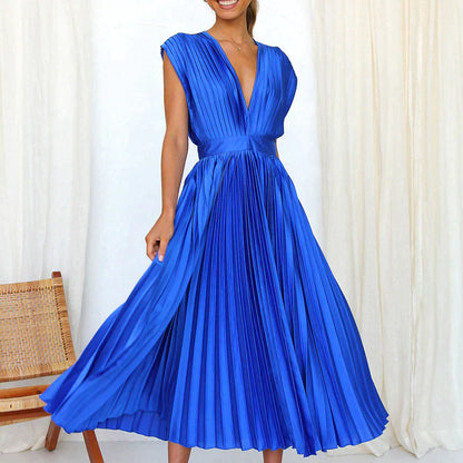 Iris - Elegant dresses with pleats