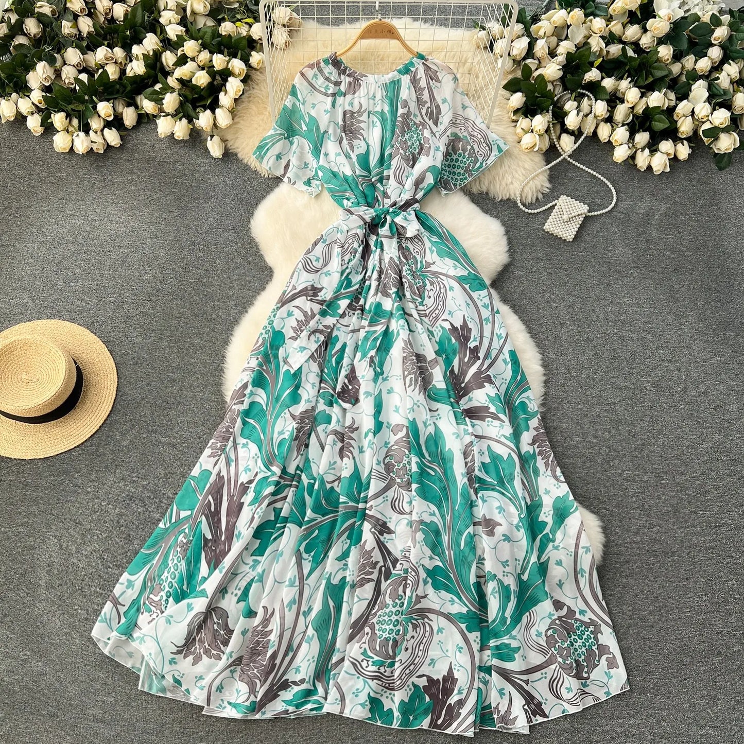 Evelyn - Elegant dress with print