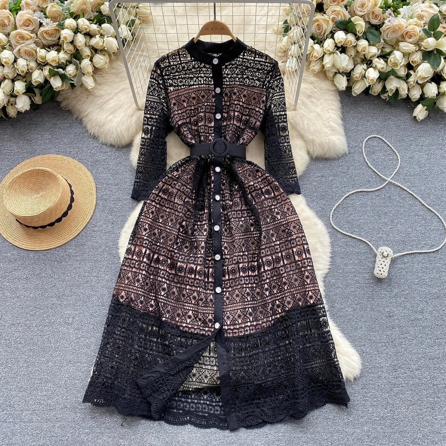 Clara - Embroidered hollow dress