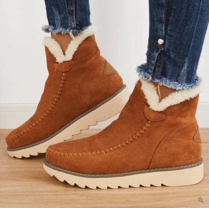 "Maddy" fur boots in soft faux leather - casual, warm, stretchy