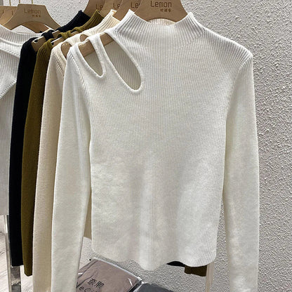 Sweater with collarbone cut-out for women