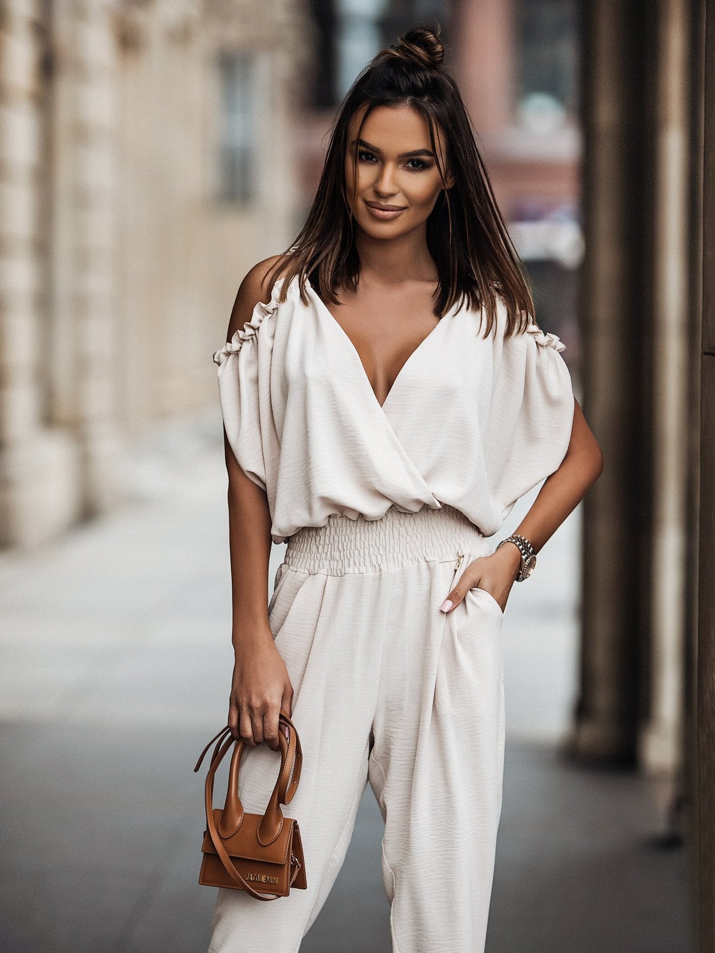 Sophie | White jumpsuit with open shoulders