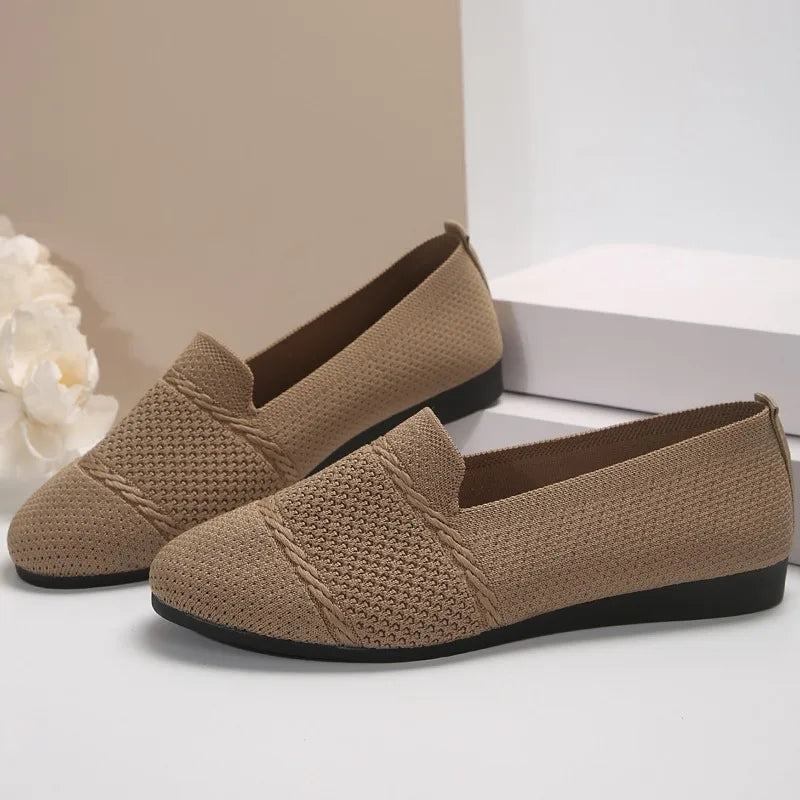 Women's knitted casual shoes