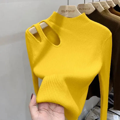 Sweater with collarbone cut-out for women