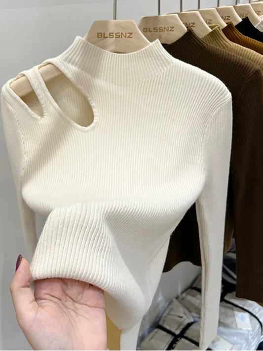 Sweater with collarbone cut-out for women