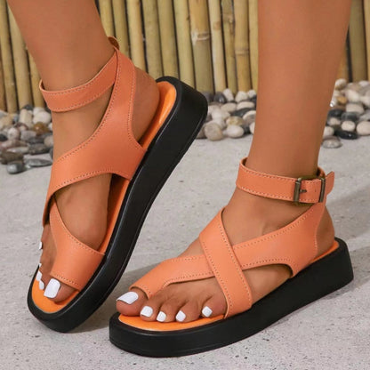 Flat sandals with adjustable buckle straps - Thora