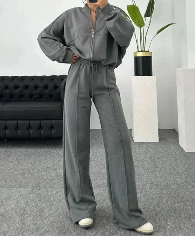 Two-piece tracksuit set