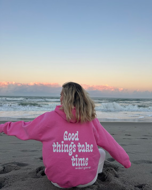 Jess | Casual oversized hoodie with Good Things Take Time print - ideal for fall/winter