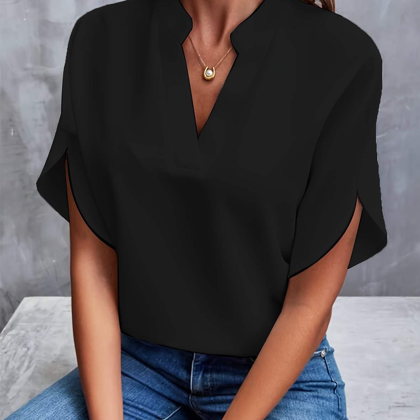 Blouse Ladies - Modern - Short Sleeves - Airy - Perfect for Casual and Formal