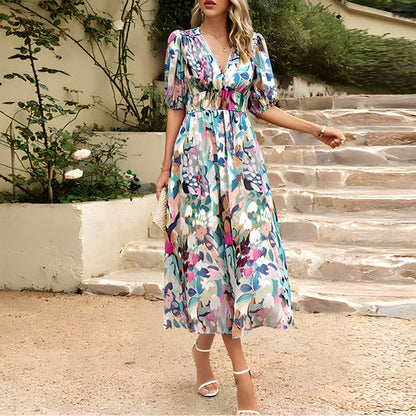 Serena - V-neck dress with floral design