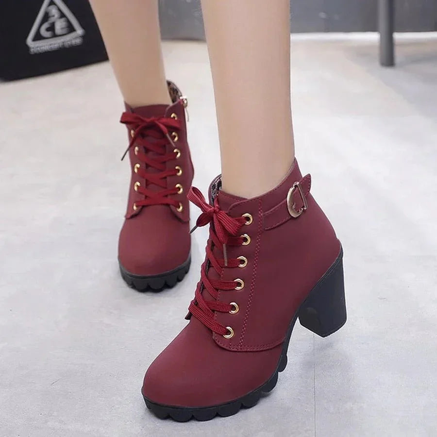 Ava - lace-up ankle boots to spice up your fall outfit