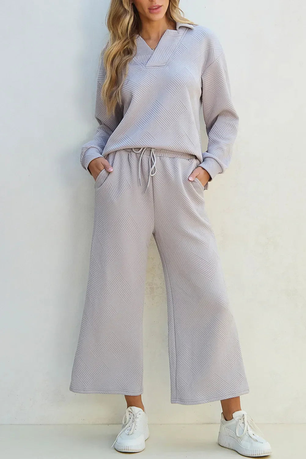 Lila - Women's textured long-sleeve set with drawstring pants