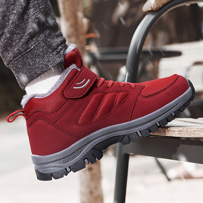 Fleece-lined hiking boots for women