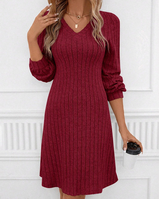 Ribbed plain dress with V-neckline