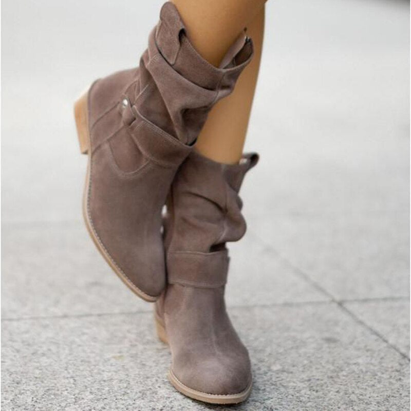 Contemporary lightweight boots for everyday style