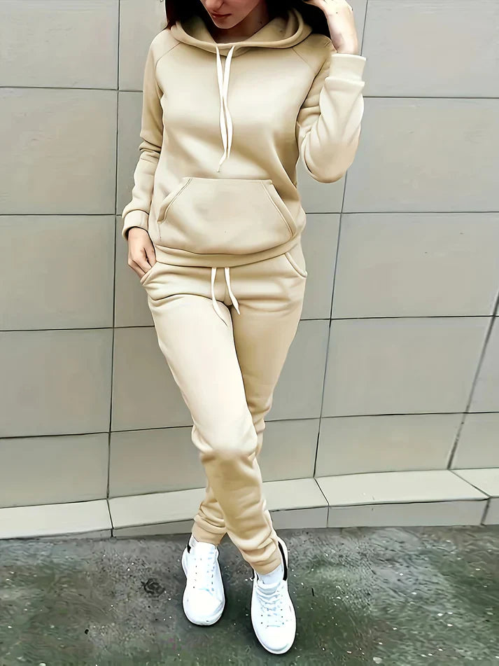 Jess | Casual hooded jacket and jogging pants tracksuit with pockets Perfect for casual days