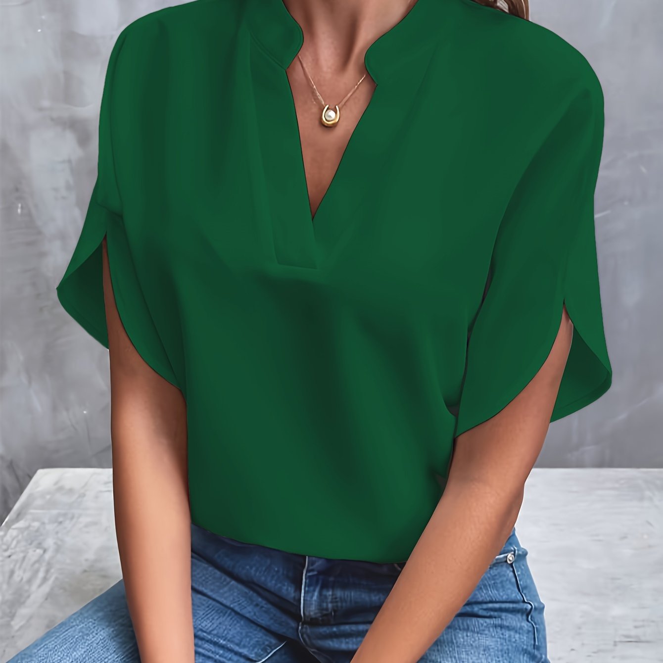 Lotte | Plain blouse with notch lapels and short sleeves