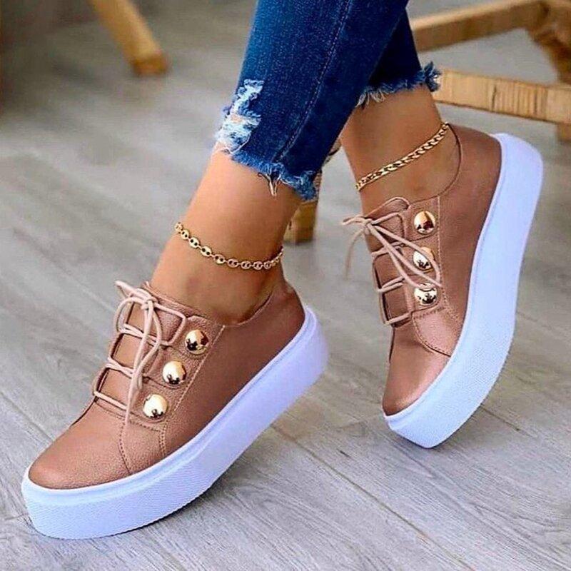 Naomi - Fashionable lace-up shoes with elegant buttons