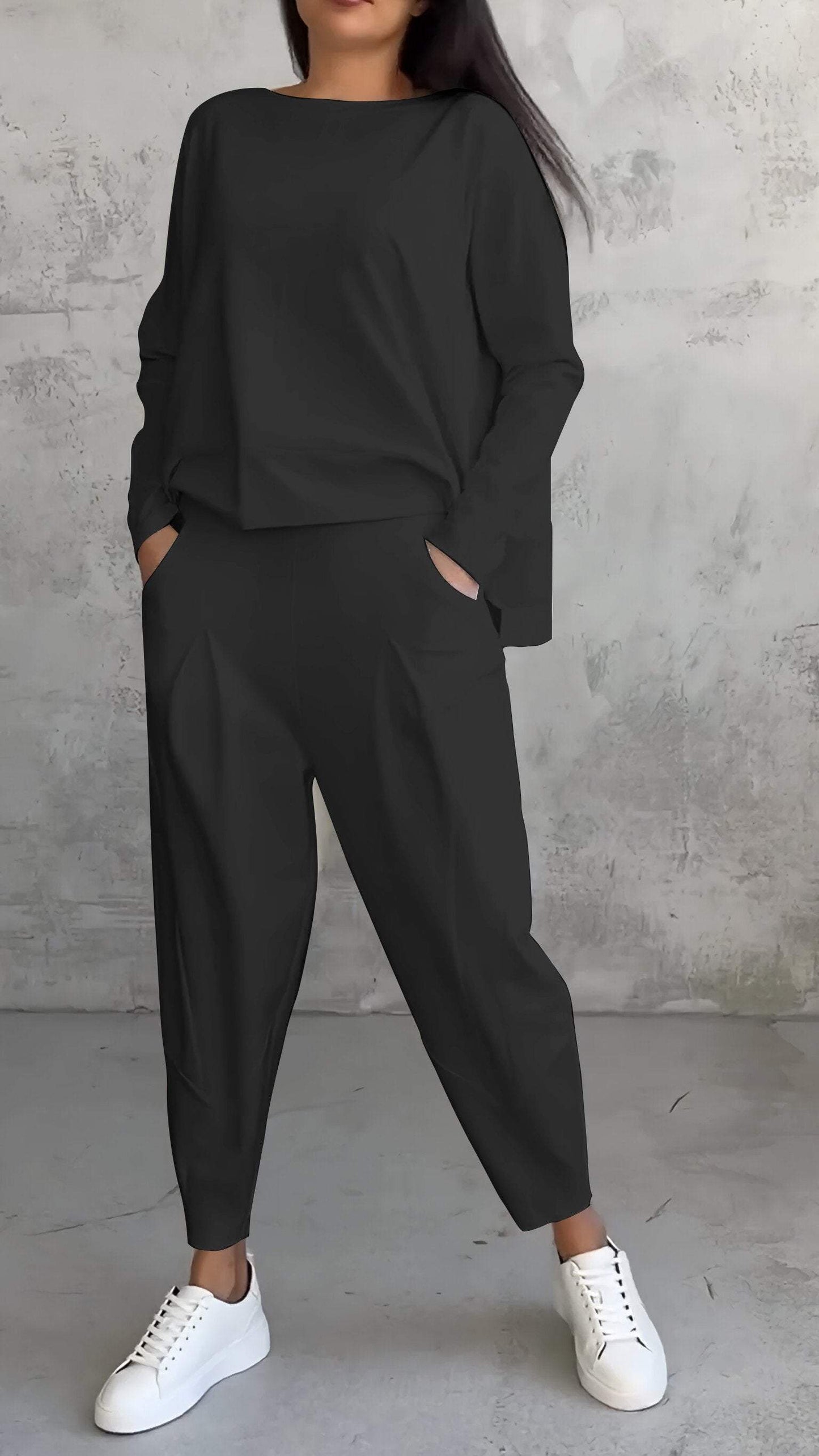 Ladies two-piece suit with long sleeves