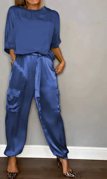 Kleya - Two-piece smooth satin suit with mid-length top and pants for women