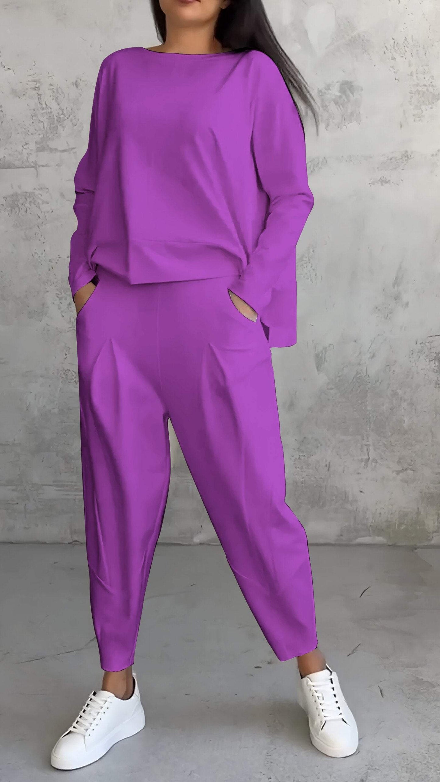 Ladies two-piece suit with long sleeves