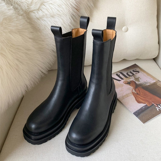 Elegant women's boots for all seasons