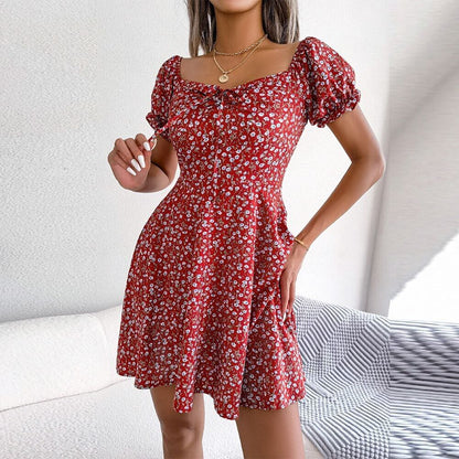 Della - Floral dress with ruffles.