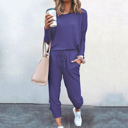 Comfortable, soft two-piece jogging suit for women