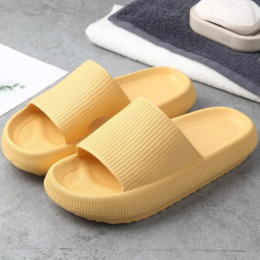 Soft, comfortable slippers - Belleann